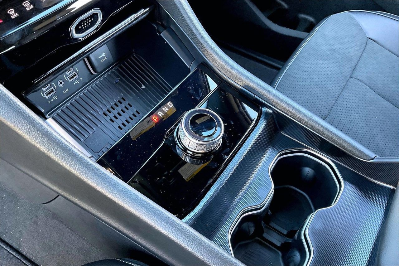 New 2027 Jeep Grand Cherokee Altitude RWD image 26