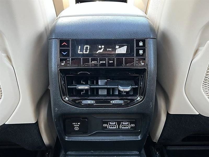 Used 2024 Jeep Grand Cherokee L Limited w/ Black Appearance Package AWD/4WD image 44