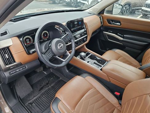 Used 2023 Nissan Pathfinder Platinum w/ Lighting Package (N93) image 22