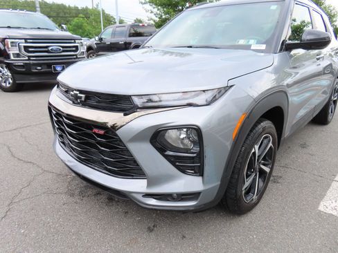 Used 2023 Chevrolet TrailBlazer RS w/ Convenience Package AWD/4WD image 9