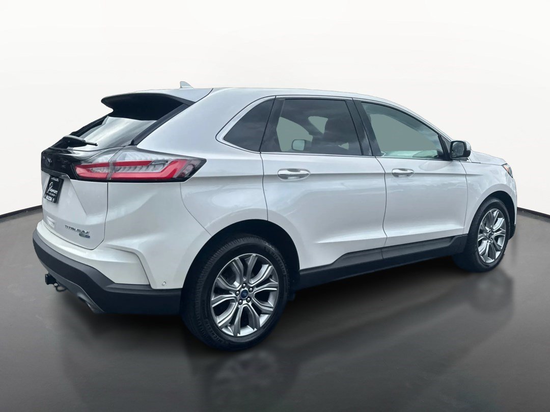 Used 2019 Ford Edge Titanium w/ Equipment Group 301A AWD/4WD image 3