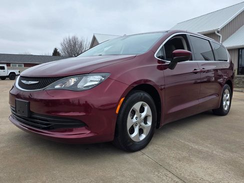 Used 2017 Chrysler Pacifica LX w/ Tire & Wheel Group image 2