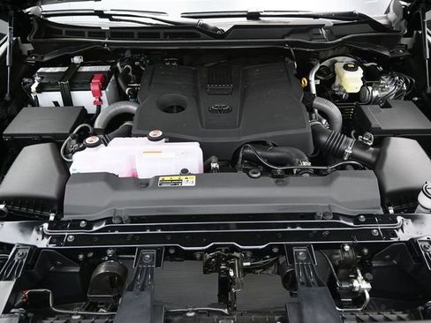 New 2026 Toyota Tundra Limited AWD/4WD image 18