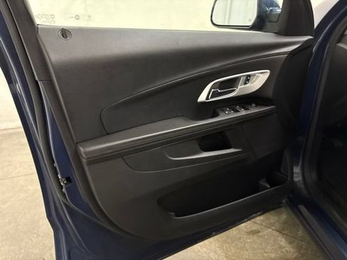 Used 2017 Chevrolet Equinox LT FWD image 31