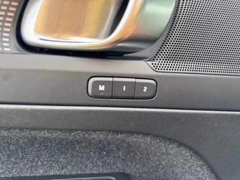 Certified 2025 Volvo XC40 B5 Plus image 10