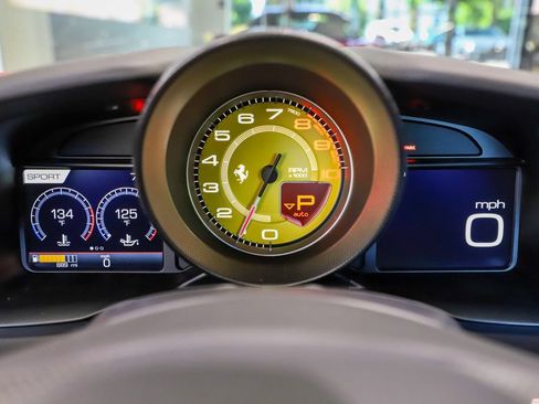 Certified 2022 Ferrari F8 Tributo RWD image 6