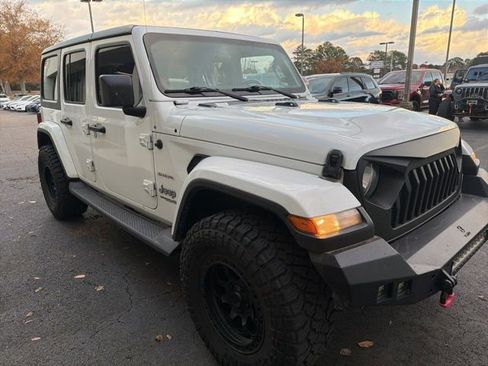 Used 2019 Jeep Wrangler Unlimited Sahara image 1