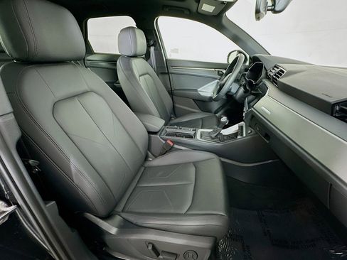 Used 2025 Audi Q3 2.0T Premium w/ Convenience Package image 8