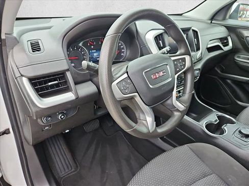 Used 2024 GMC Terrain SLE FWD image 10