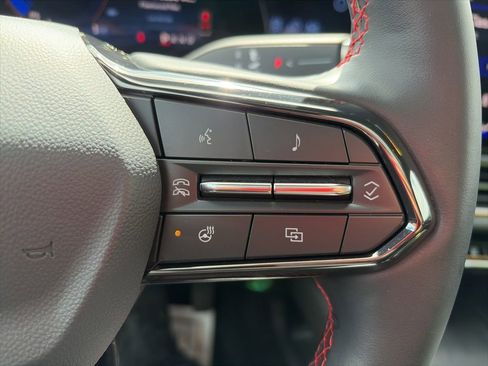 Used 2024 Chevrolet Equinox EV RS FWD image 26