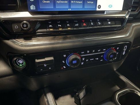 Used 2022 Chevrolet Silverado 1500 LTZ w/ Z71 Off-Road Package image 13