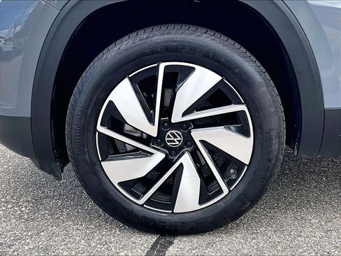 Used 2025 Volkswagen Atlas SE AWD/4WD image 7