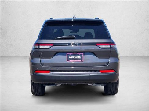 New 2026 Jeep Grand Cherokee Altitude image 8