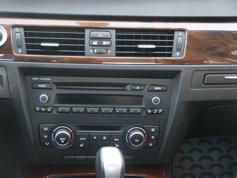 Used 2011 BMW 328i xDrive Sedan image 32