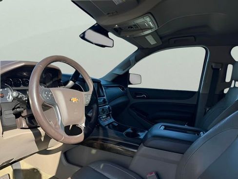 Used 2019 Chevrolet Suburban LT image 13