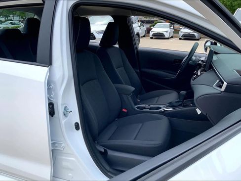 Used 2026 Toyota Corolla LE FWD image 9