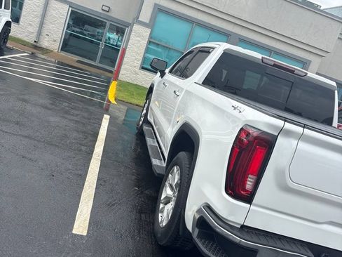 Used 2022 GMC Sierra 1500 SLT w/ SLT Premium Package AWD/4WD image 5