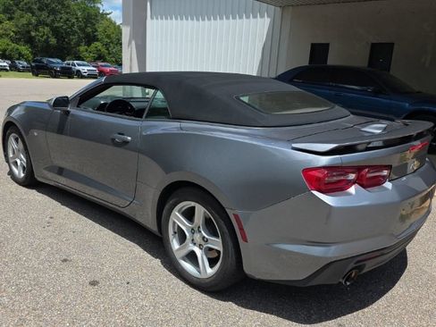 Used 2021 Chevrolet Camaro LT RWD image 3