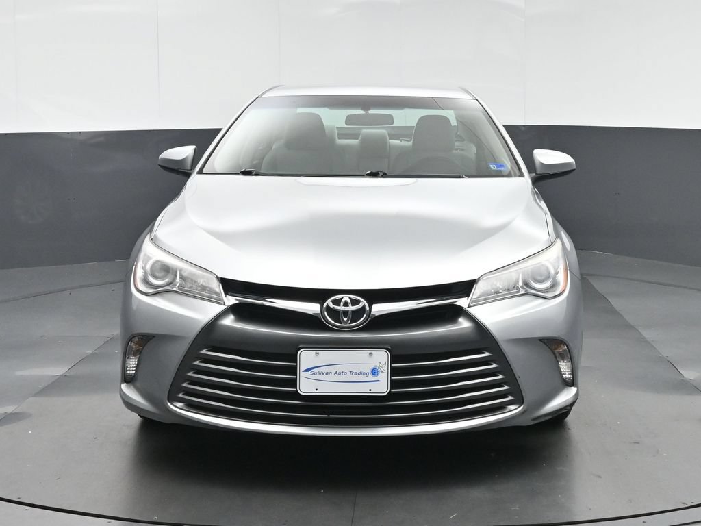 Used 2017 Toyota Camry LE FWD image 2