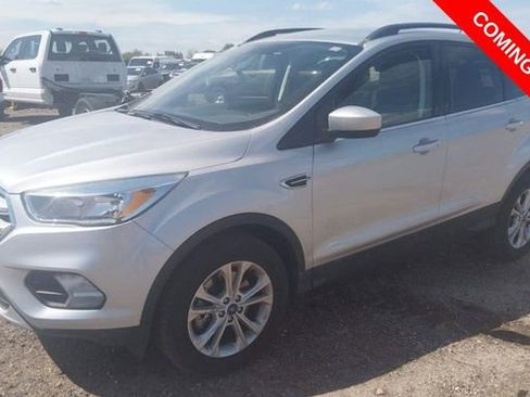 Used 2018 Ford Escape SE AWD/4WD image 2