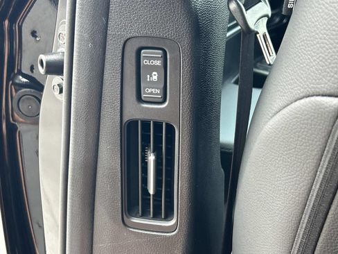 Used 2025 Honda Odyssey Sport-L image 19