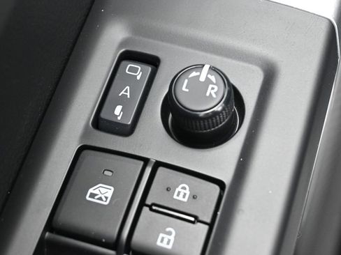 Used 2023 Toyota Tundra Platinum image 13