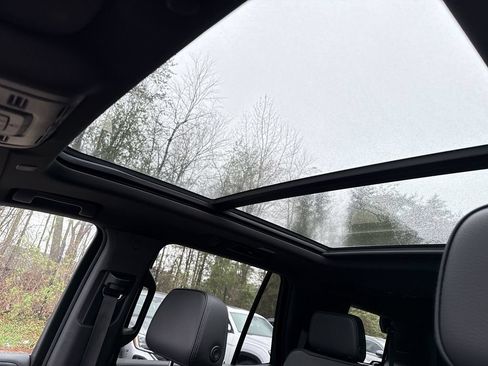 Used 2021 GMC Yukon Denali w/ Denali Premium Package AWD/4WD image 16