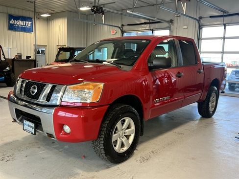 Used 2012 Nissan Titan SV w/ SV Value Truck Pkg image 6