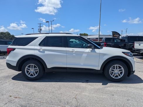 New 2026 Ford Explorer Active w/ Active Comfort Package RWD image 3