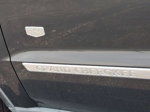 Used 2011 Jeep Grand Cherokee 70th Anniversary AWD/4WD image 31