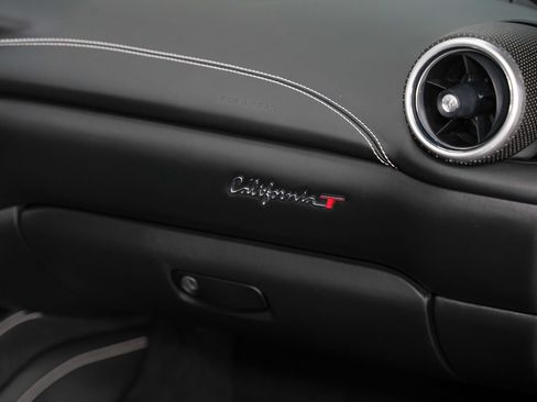 Used 2016 Ferrari California T RWD image 34