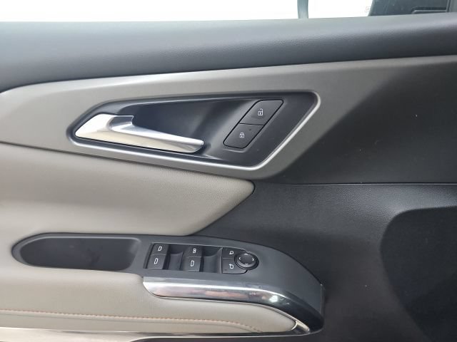 Used 2026 Chevrolet Traverse LT w/ Driver Confidence Package FWD image 29