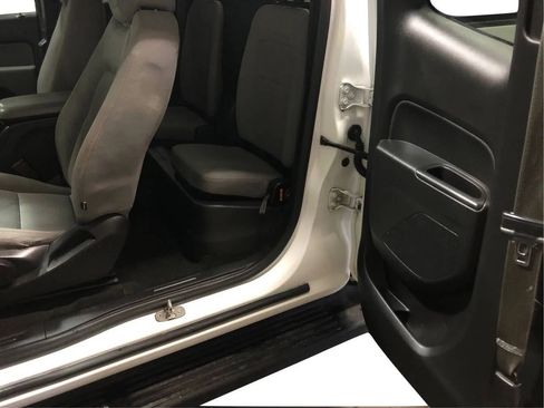 Used 2016 Chevrolet Colorado W/T image 7