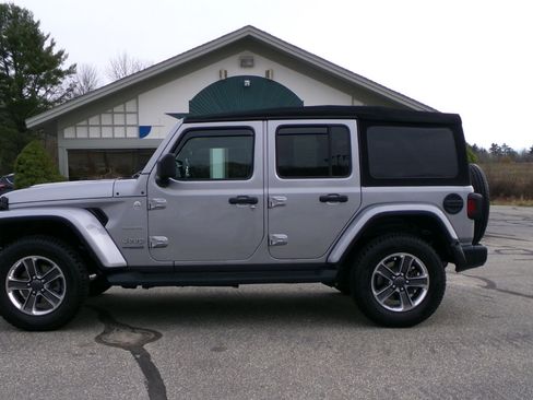 Used 2020 Jeep Wrangler Unlimited Sahara image 3