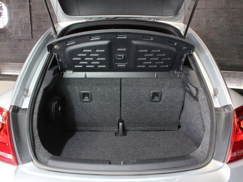 Used 2012 Volkswagen Beetle Launch Edition image 50