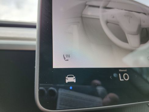 Used 2018 Tesla Model 3 Long Range image 9