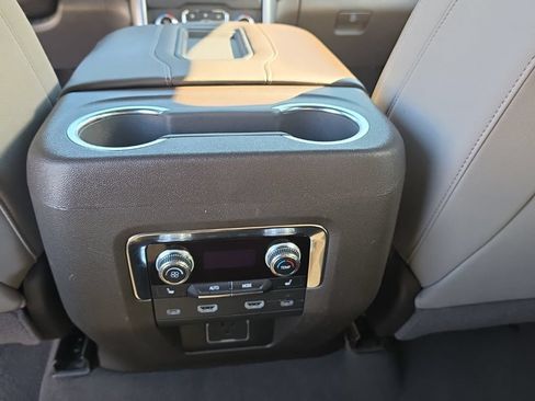Certified 2023 GMC Yukon XL SLT w/ SLT Premium Package AWD/4WD image 25