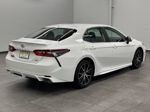 Used 2024 Toyota Camry SE FWD image 2