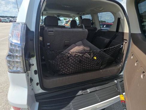 Used 2019 Lexus GX 460 Premium AWD/4WD image 19