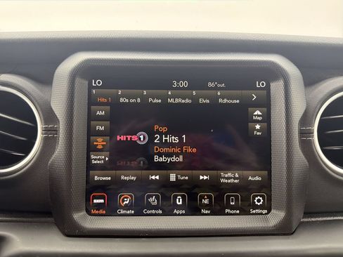 Used 2022 Jeep Wrangler Unlimited Sahara w/ Cold Weather Group AWD/4WD image 24