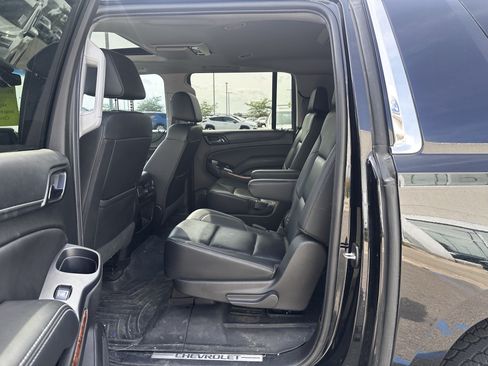 Used 2017 Chevrolet Suburban Premier AWD/4WD image 8