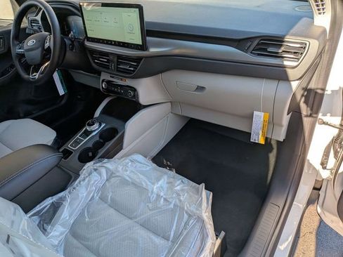 New 2026 Ford Escape SE image 30