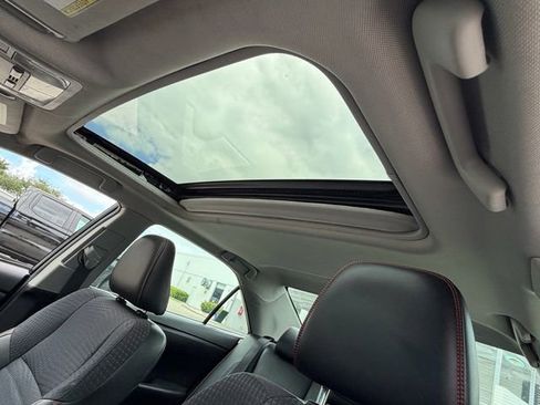 Used 2015 Toyota Camry SE w/ Moonroof Package FWD image 17