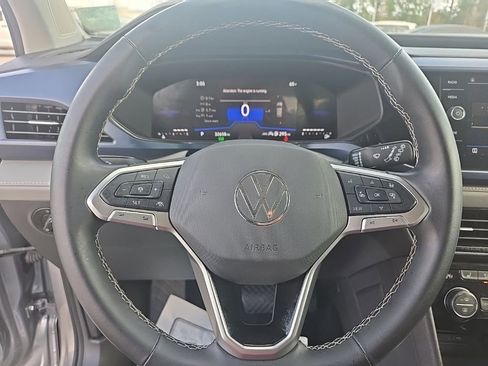 Used 2024 Volkswagen Taos SE image 20