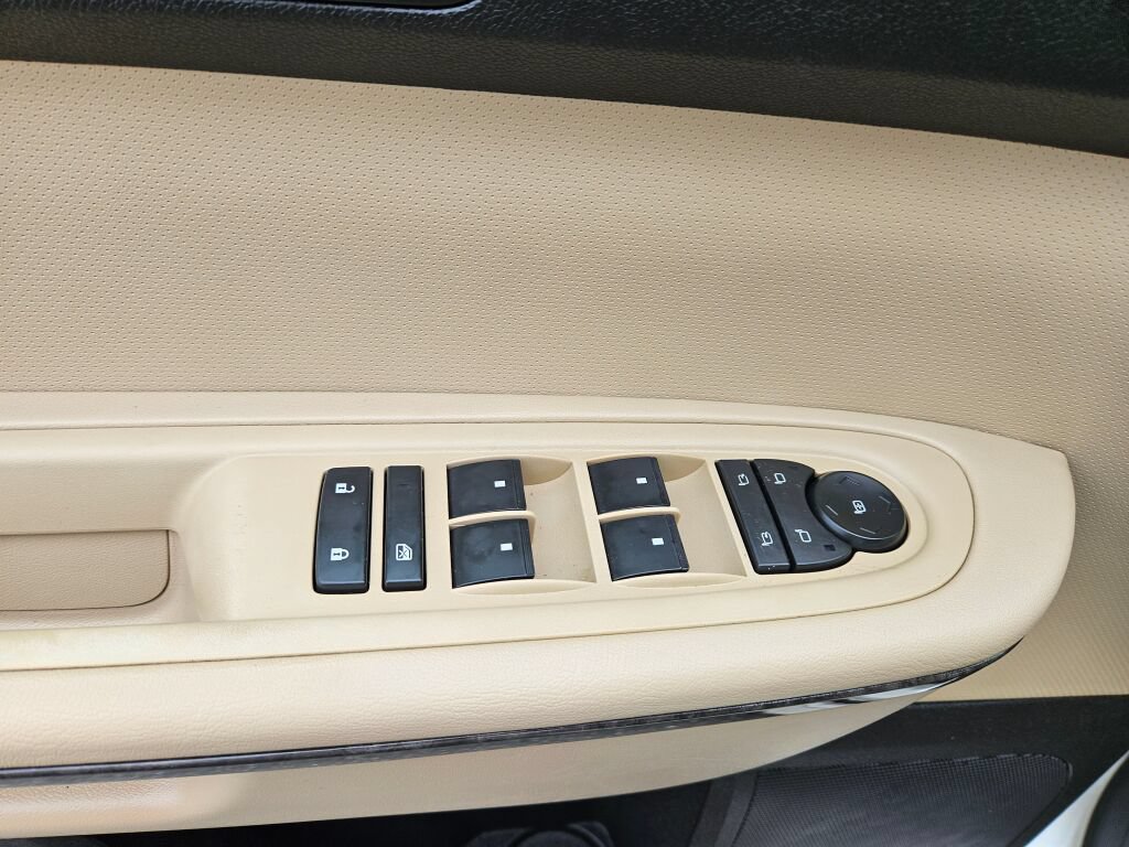 Used 2012 GMC Acadia Denali AWD/4WD image 23
