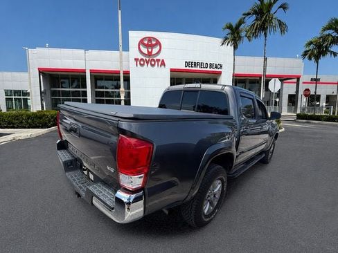 Used 2017 Toyota Tacoma SR5 w/ Tow Package RWD image 11