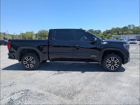 Used 2024 GMC Sierra 1500 AT4 w/ Technology Package AWD/4WD image 3