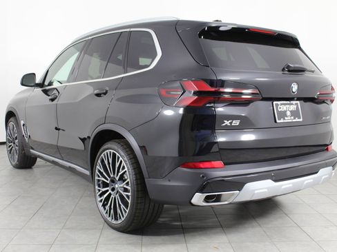 New 2026 BMW X5 xDrive40i w/ Climate Comfort Package image 3