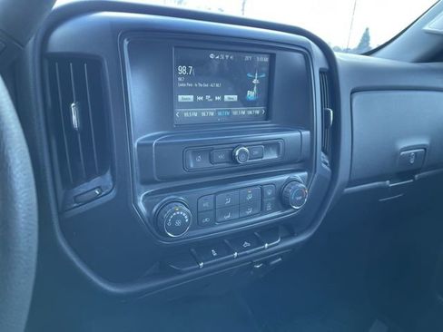 Used 2018 Chevrolet Silverado 1500 Custom w/ Custom Value Package AWD/4WD image 14