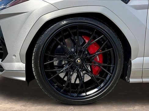 Used 2021 Lamborghini Urus AWD/4WD image 35